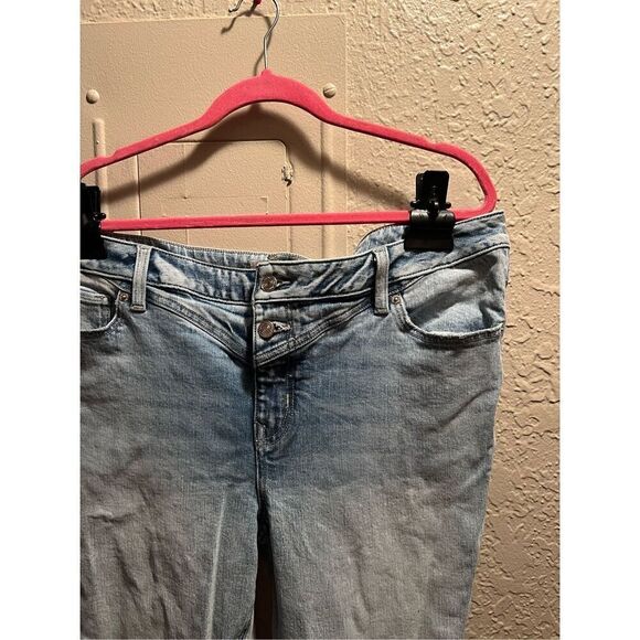 m Jeans By Maurices Light Colored Mid-Rise Kick Boot Ankle Jeans Woman’s Size 16 - Picture 6 of 15